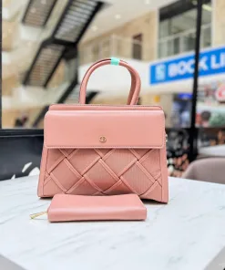 Alternative view of quality leather bags