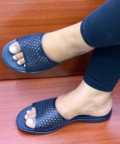 Quality breathable flat sandals